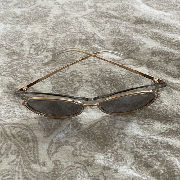 Emilio Pucci cat eye sunglasses with gold accents - Picture 5 of 8